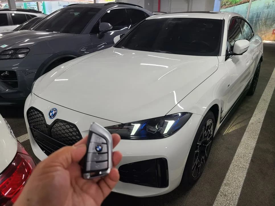BMW i4 2025년식 스마트키 분실 당일 출장제작 사례